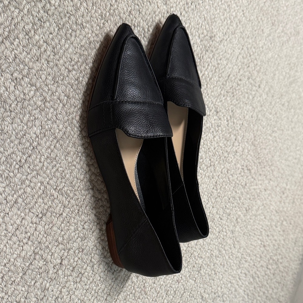 Vince Camuto Black Pointed-Toe Leather Loafers - Picture 2 of 3